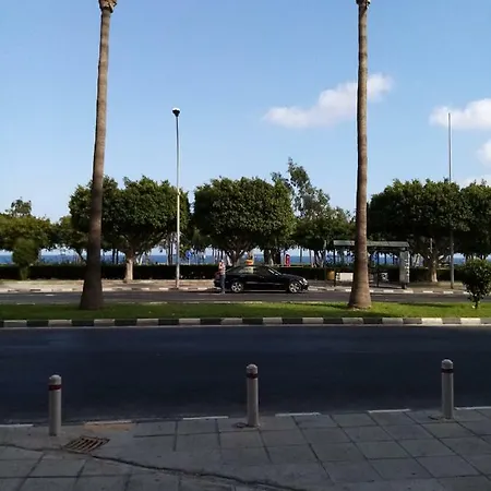 Oceanic 2 Bed Next To The Beach דירה לימסול
