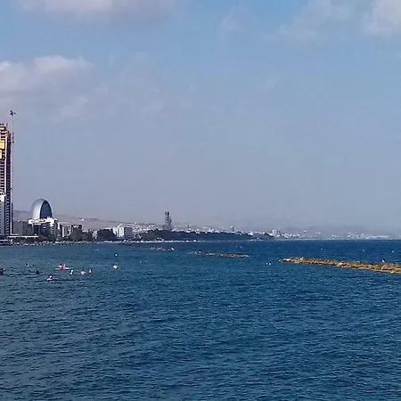 Oceanic 2 Bed Next To The Beach Διαμέρισμα *